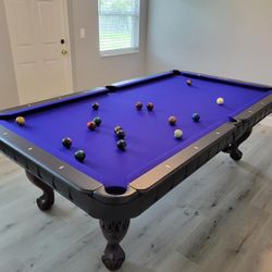 Traditional Pool Table 