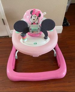 Minnie Mouse Walker