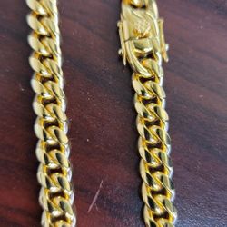 Stainless Steel Gold Chain.