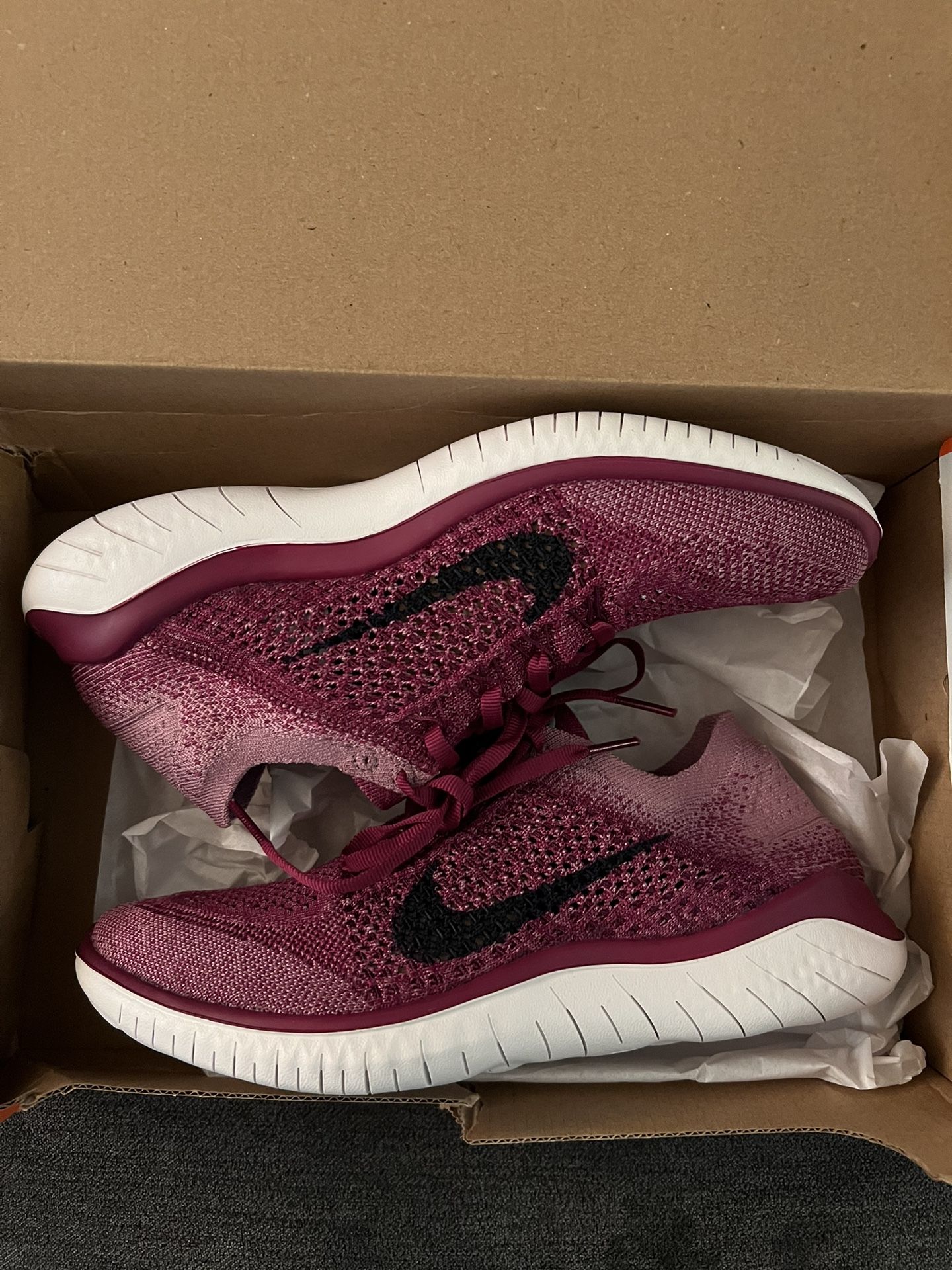 Women’s Nike Flyknit Size 8.5