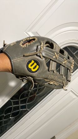Size 12 inches. Wilson Staff series. WS .A9785 baseball glove.