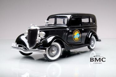 1934 Ford Sedan Kentucky State Police, black, 1:18 Diecast model car from Solido