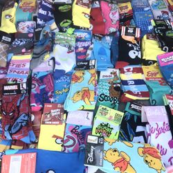 NEW LOT NOVELTY FUN GRAPHIC CREW LENTH SOCKS UNISEX. NWT