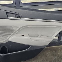 2017 Hyundai Elantra Door Panel