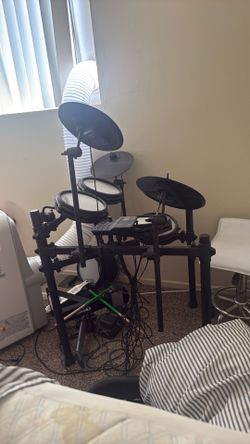 TITAN ELECTRONIC DRUM SET. BAREPY USED