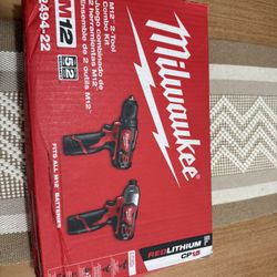 Milwaukee Drills Set 