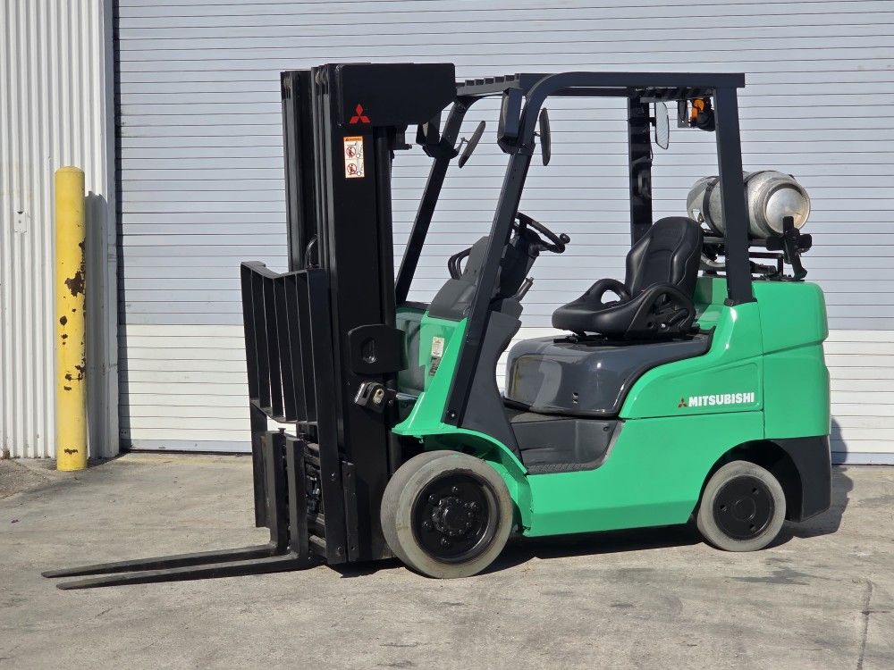 Mitsubishi FGC30N Forklift 6000 lb Capacity 4 Stage Propane