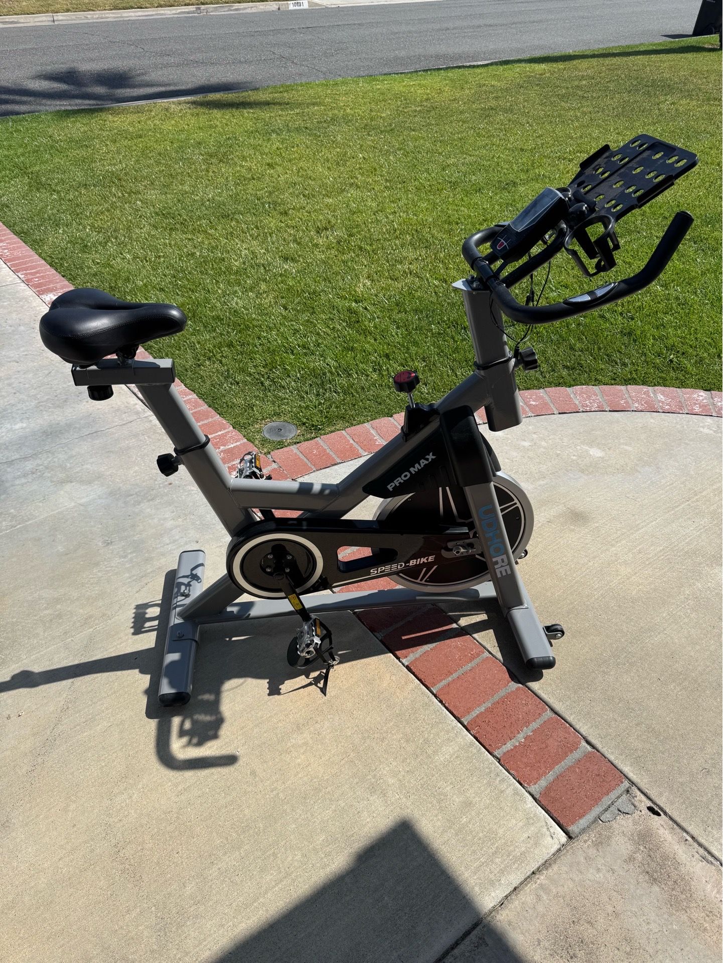 STATIONARY BIKE