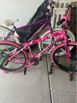 pink camo SE bike