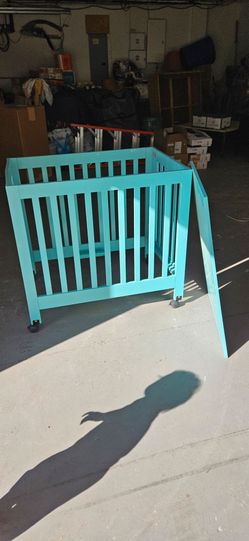 Small Collapsible crib
