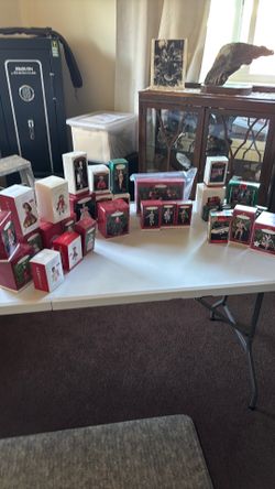 Hallmark ornaments lot