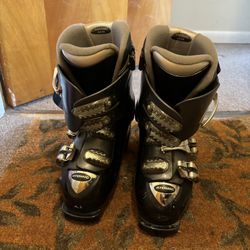 Atomic Ski Boots Size 24.5