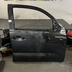 2016-2017-2018-2019-2020-2021-2022-2023 TOYOTA TACOMA RIGHT FRONT DOOR OEM USED