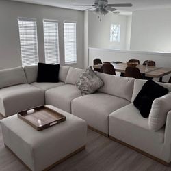 Henredon Murphy Fabric Modular Sectional with Ottoman