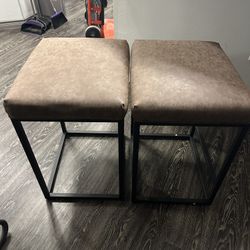 2 Stools