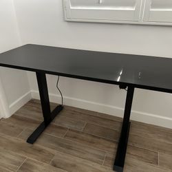 59” x 24” Motorized Sit/Stand Up Desk GREAT CONDITION!