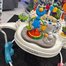 Baby Jumper It’s Use But It’s In Good Condition 