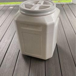 Pet Food Storage Container