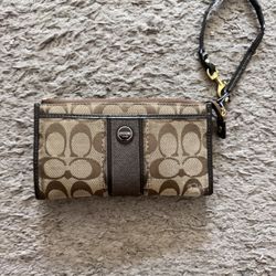 coach wristlet wallet