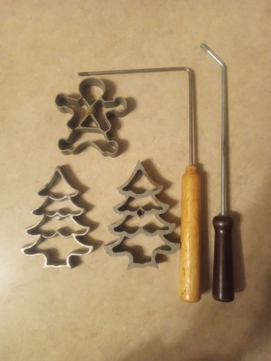 Vintage Rosette Iron Set