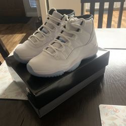 Jordan 11 Legand Blue Size 9