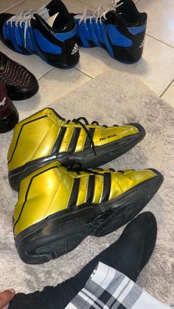 shoes size 15 kobe bryant gold sneakere