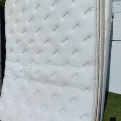 Queen Size Mattress And Box Spring 