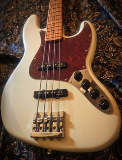 Fender Player Plus Jazz Bass