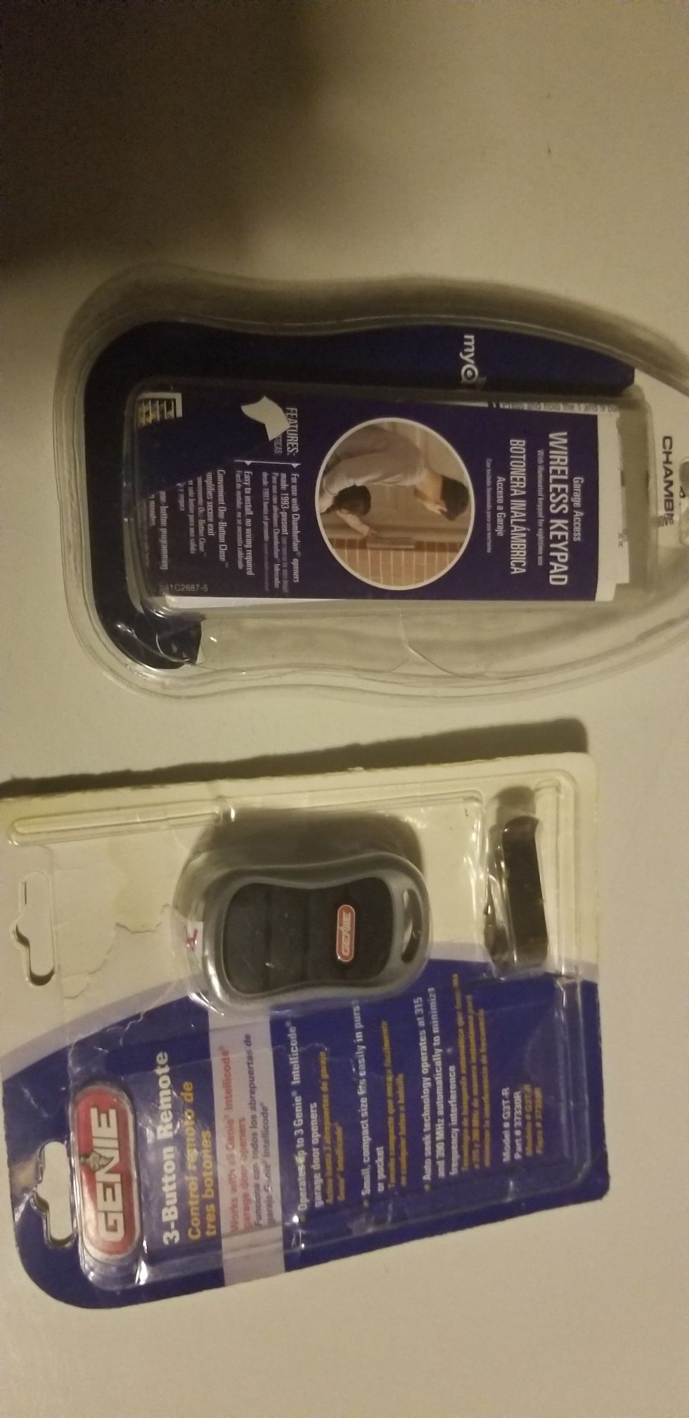 Garage door remote and keypad new never open
