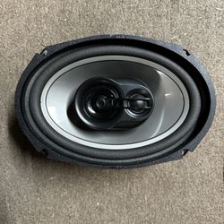 1 JL Audio 6x9 Speaker 