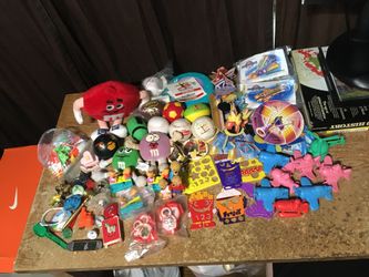 BIG LOT OF VINTAGE MCDONALDS HAPPY MEAL TOYS MICHAEL JORDAN YOUNG ASTRONAUTS