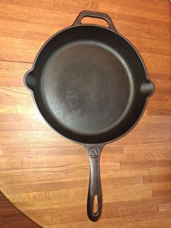 Victoria 12" Cast Iron Skillet