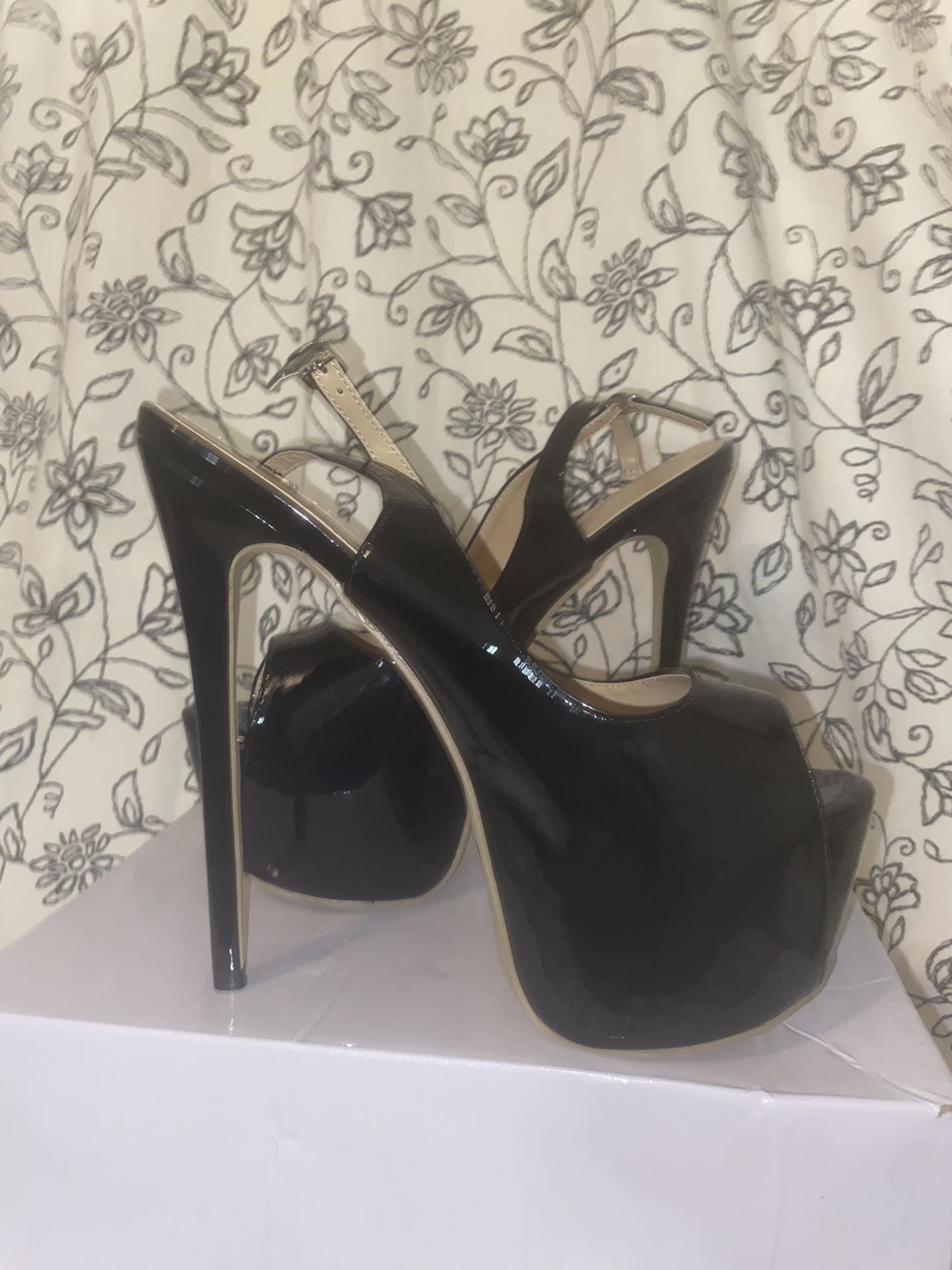 All Black stiletto
