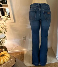 Wrangler Low rise bootcut jeans in blue navy size 5 used #bootcut #lowrise