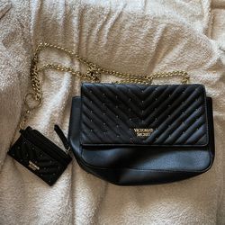Victoria’s Secret: Black & Gold Bag With Card Wallet