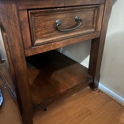 2 Wooden Nightstands