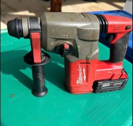 Milwaukee M18 Cordless Rotary Hammer Drill with Battery