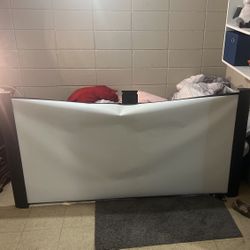 Accolade Duet Projector Screen 