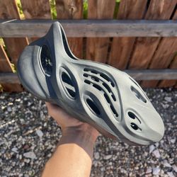 Adidas Yeezy Foam RNR Onyx (Size 11)