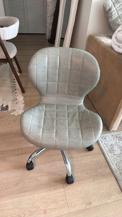 Computer desk chair.