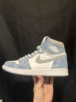 Jordan 1 Retro High ‘Hyper Royal’ Size 12M