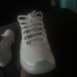 Jordan 11s