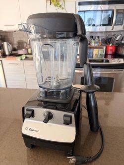 Vitamix Blender VM0102D – Excellent Condition + Tamper