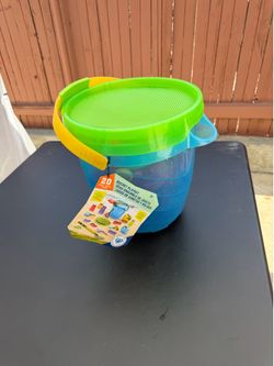 20-Piece Kids Beach Bucket & Sand Toy Set – New with Tags
