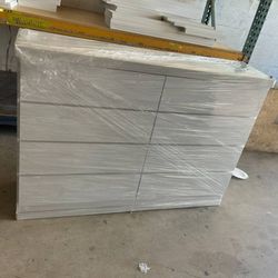 8- DRAWERS DRESSER AND TWO NIGHTSTANDS  🆕️