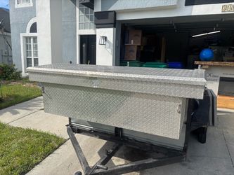 Truck tool box