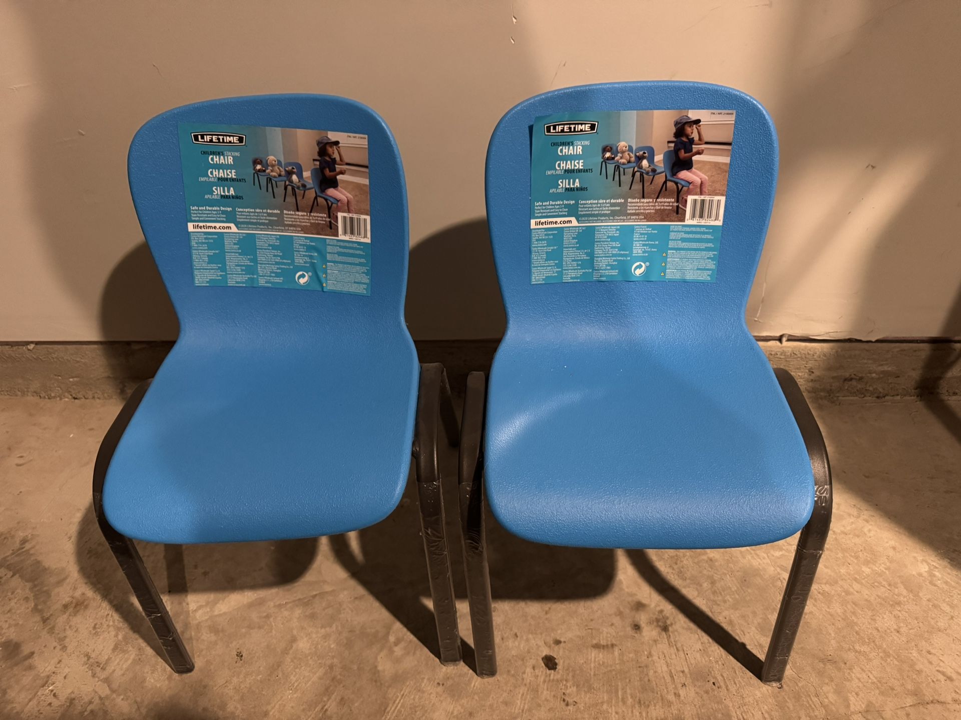 2 Kids Chairs