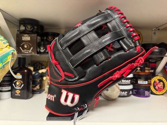 Wilson A2K JS22 Juan Soto 12.75” RHT Black / Red