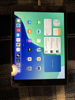 Tablet  Apple An Apple Watch 