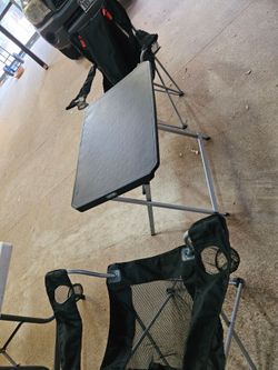 Mesa con 2 sillas $35.00